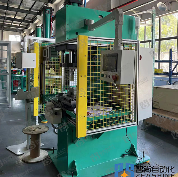 自動(dòng)鉚壓設備